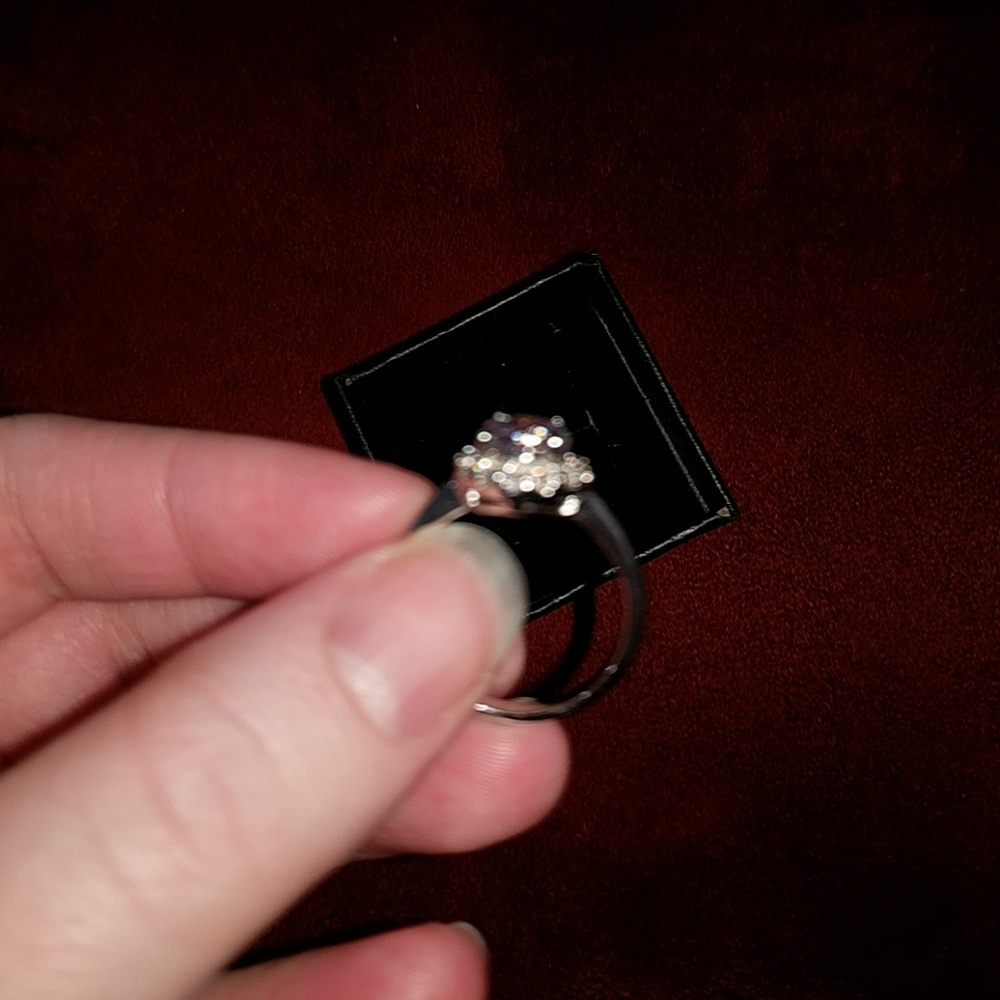 Ring size 8 - Picture 3 of 4